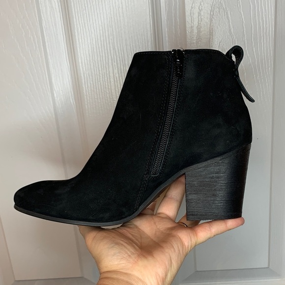Steve Madden Black Ankle Booties Faux suede Size 7 Brand New - Picture 5 of 15